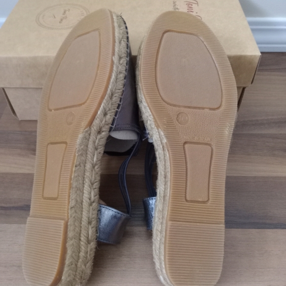 Shoes - Picture 5 of 5